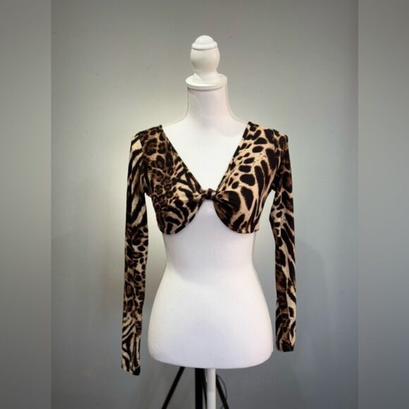 CLEARANCE! Leopard Boutique Knotted Bust Crop Top Size S NWT - Picture 1 of 5